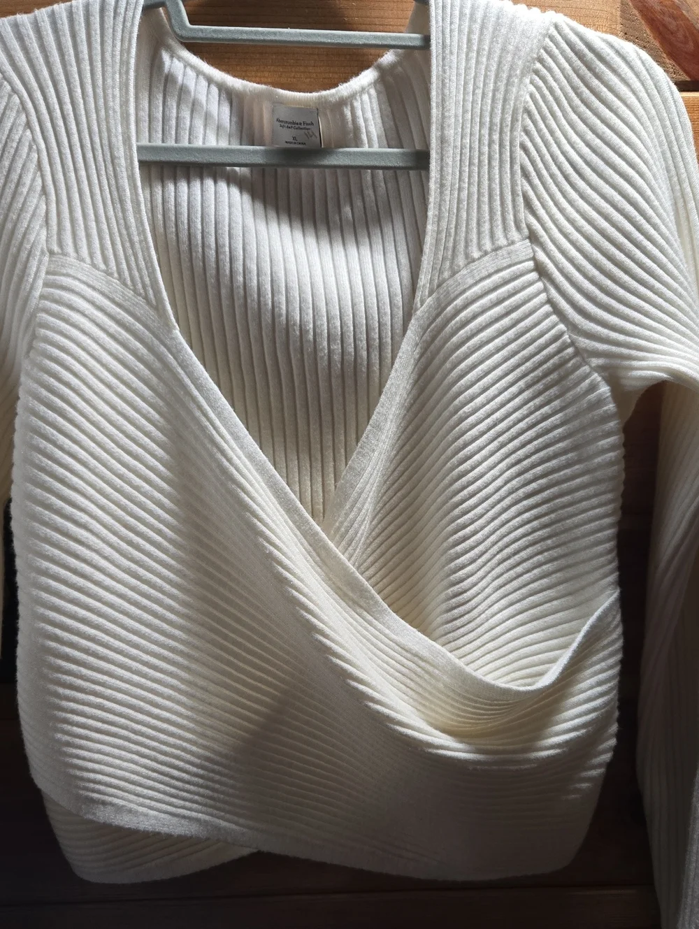 Abercrombie & Fitch Cream Ribbed V-Neck Wrap Sweater Bamboo Blend XL